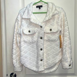 Super soft sweater! Trendy